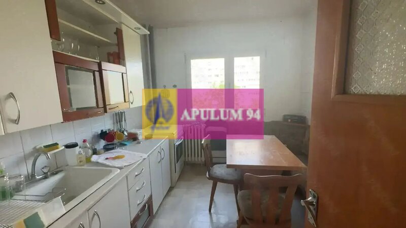 Apartament 4 camere de vanzare in zona Piata Victoriei